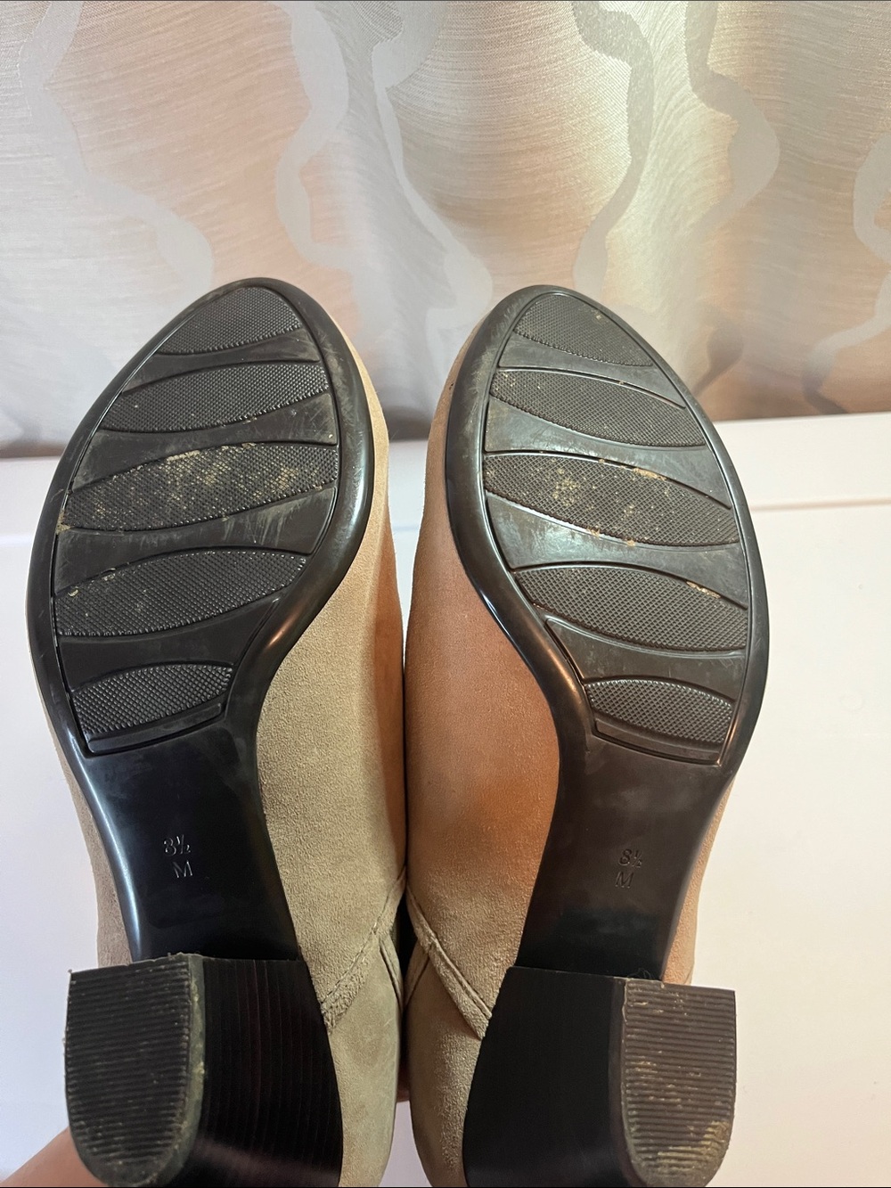 Vaneli Light Taupe Beige Suede Leather‎ Ankle Booties Size 8.5 - Picture 9 of 9